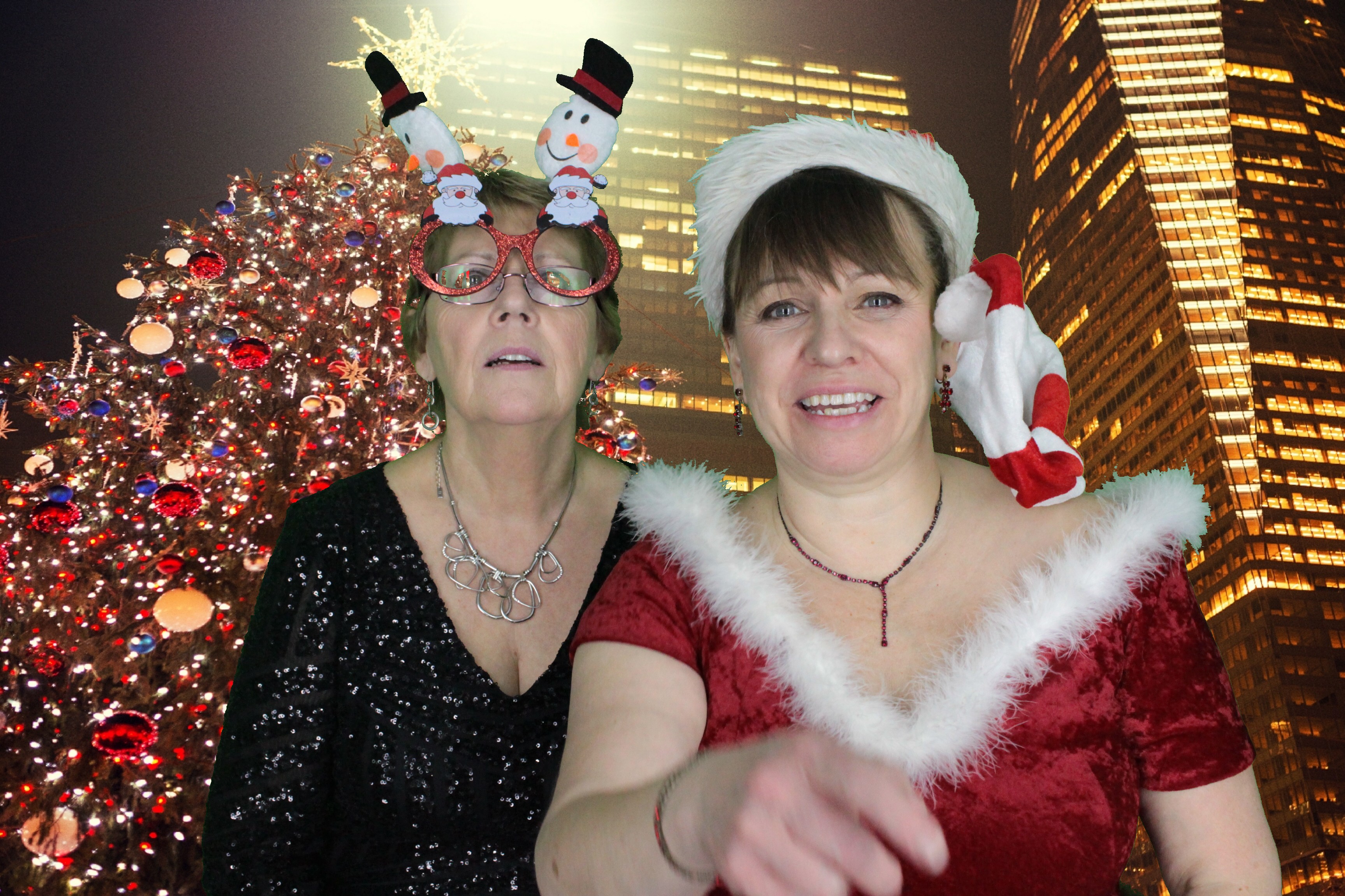 Upavon Officers' Mess Christmas Party | View more photos from the event at gallery.myphotoboothexperience.co.uk/u/MyPhotoBoothExperienceLtd/Upavon-Officers-Mess-Christmas-Party